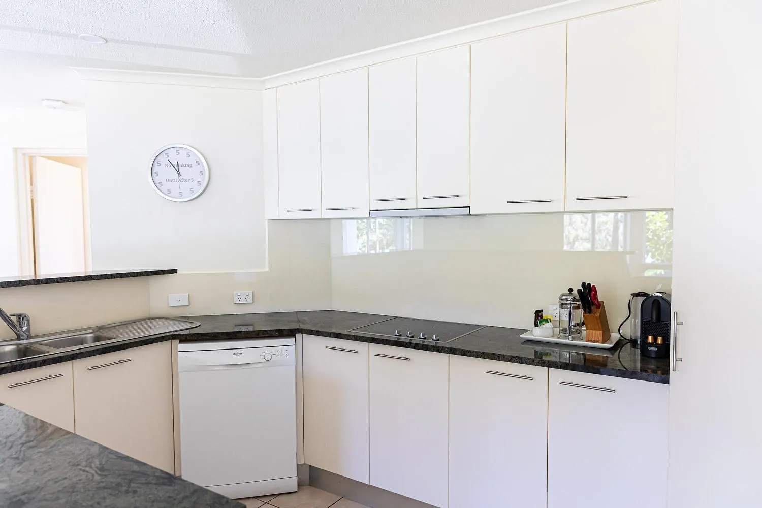 Beaches Holiday Apartments - Official Onsite Reception & Check In Port Douglas