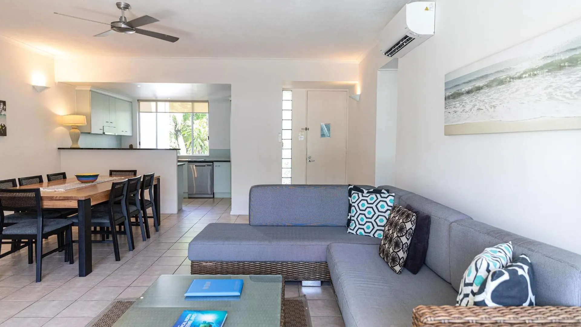 **** Aparthotel Beaches Holiday Apartments - Official Onsite Reception & Check In Port Douglas Australia