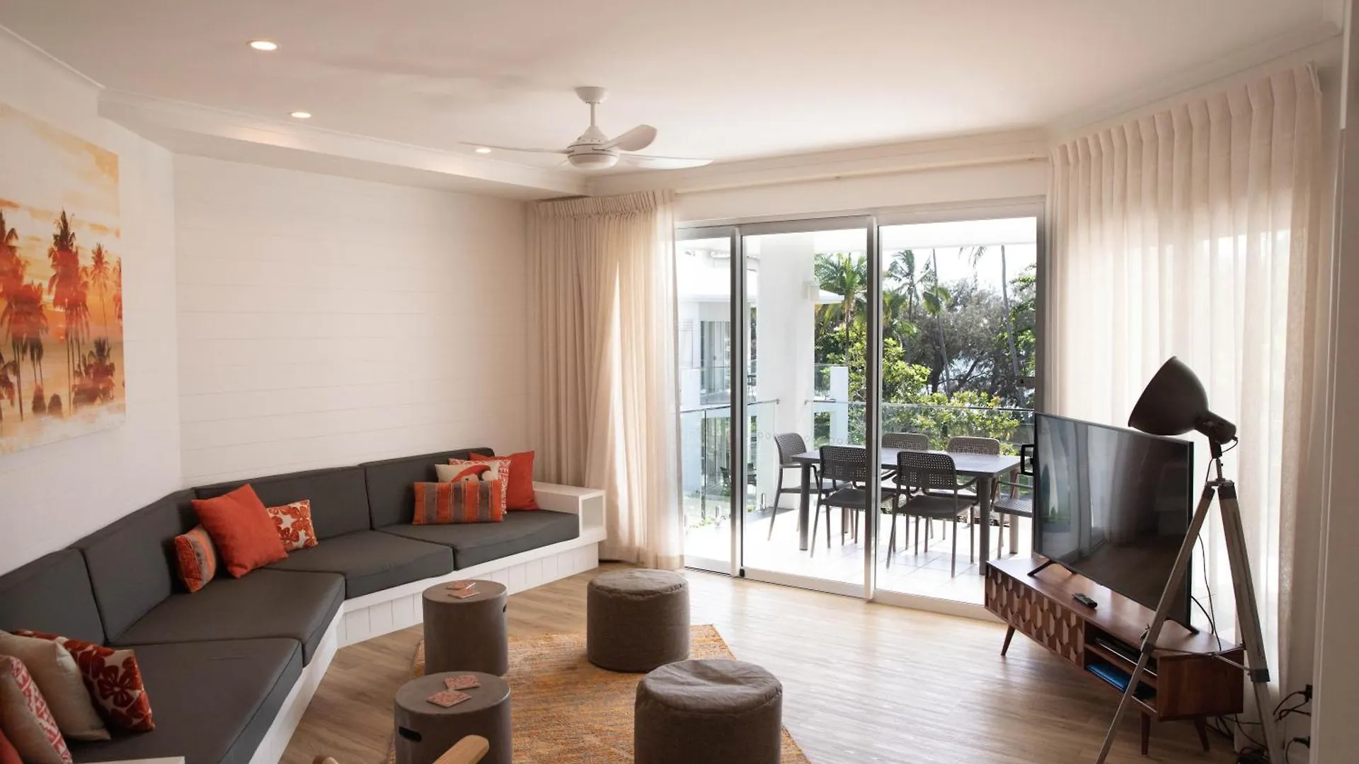 **** Aparthotel Beaches Holiday Apartments - Official Onsite Reception & Check In Port Douglas Australia