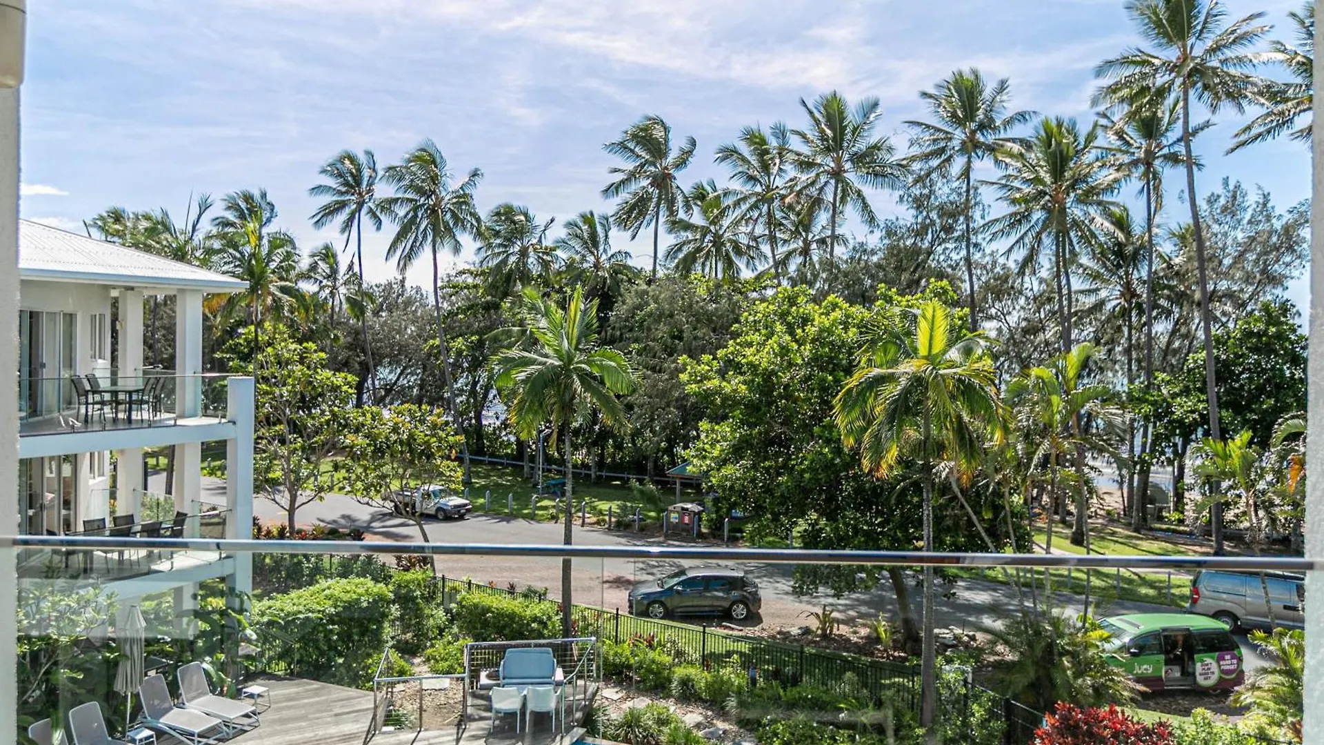 **** Aparthotel Beaches Holiday Apartments - Official Onsite Reception & Check In Port Douglas Australia